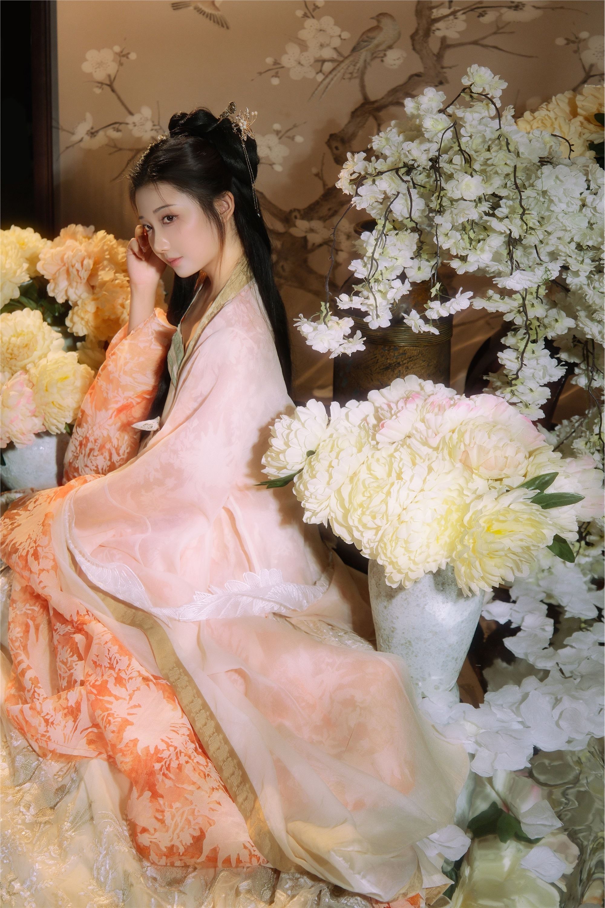 YITUYU艺图语 2025.01.11 花吻 安九鱼